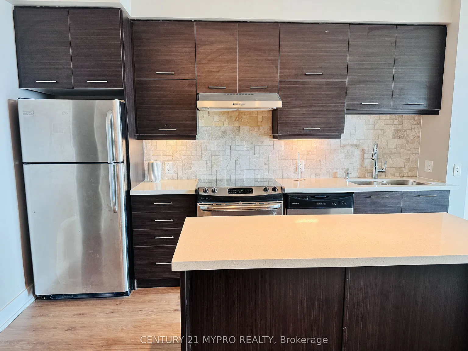 26 Norton Ave — Photo 4