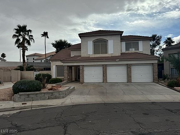2nd image of 3025 Cooper Creek Dr