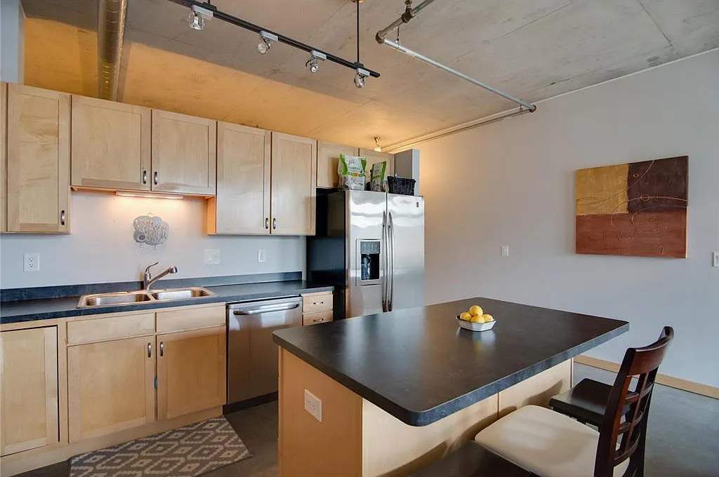 1 bed, 1.0 bath, 885 sqft, $2,195 — Photo 4