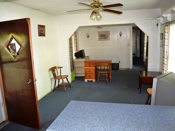 3rd image of 159 Beaumont Dr