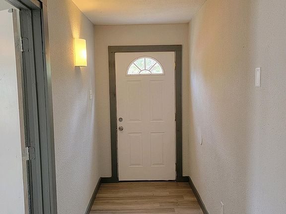 3rd image of 1501 Avenue L