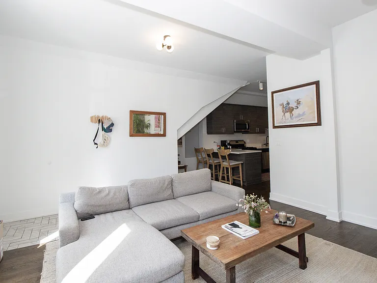 1418 W Blackhawk St #1F — Photo 5