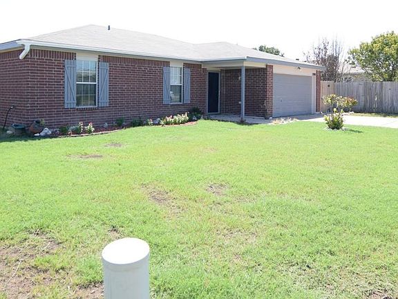 3rd image of 2808 Windfield Dr