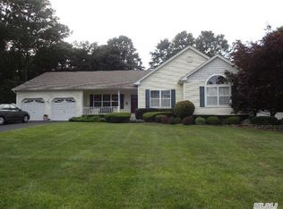 11 Embassy Rd, Selden, NY 11784