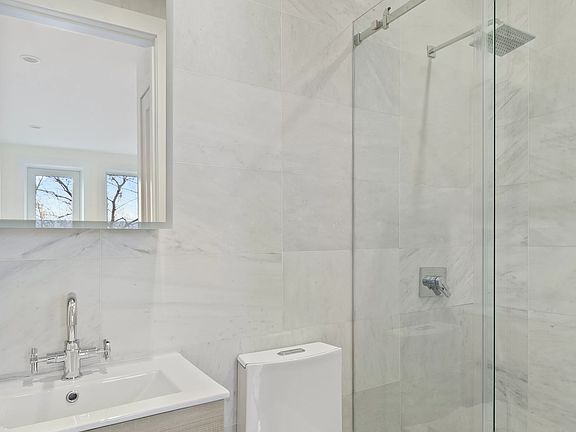 3rd image of 473 Bainbridge St #2B