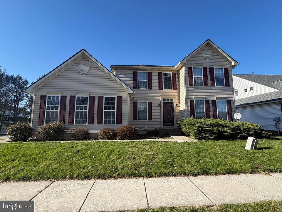 1st image of 32 Seminole Dr