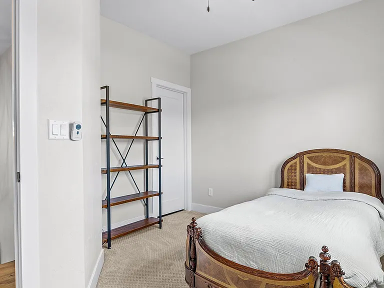 2545 Fryingpan Dr — Photo 32