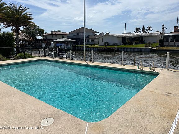4th image of 1725 E Riviera Dr