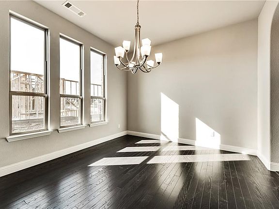 4th image of 418 Belmont Dr