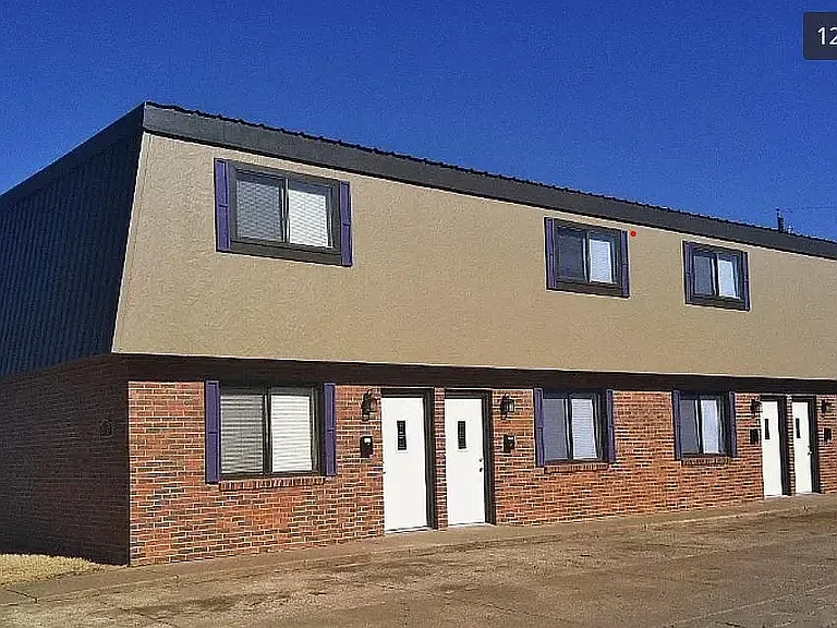 2 bed, 845 sqft, $1,000 — Photo 1
