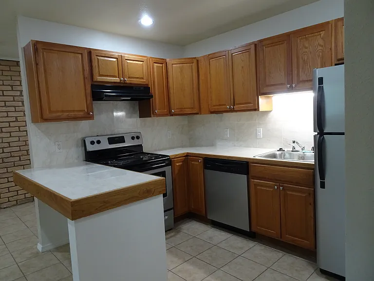 4100 Apartments — Photo 22