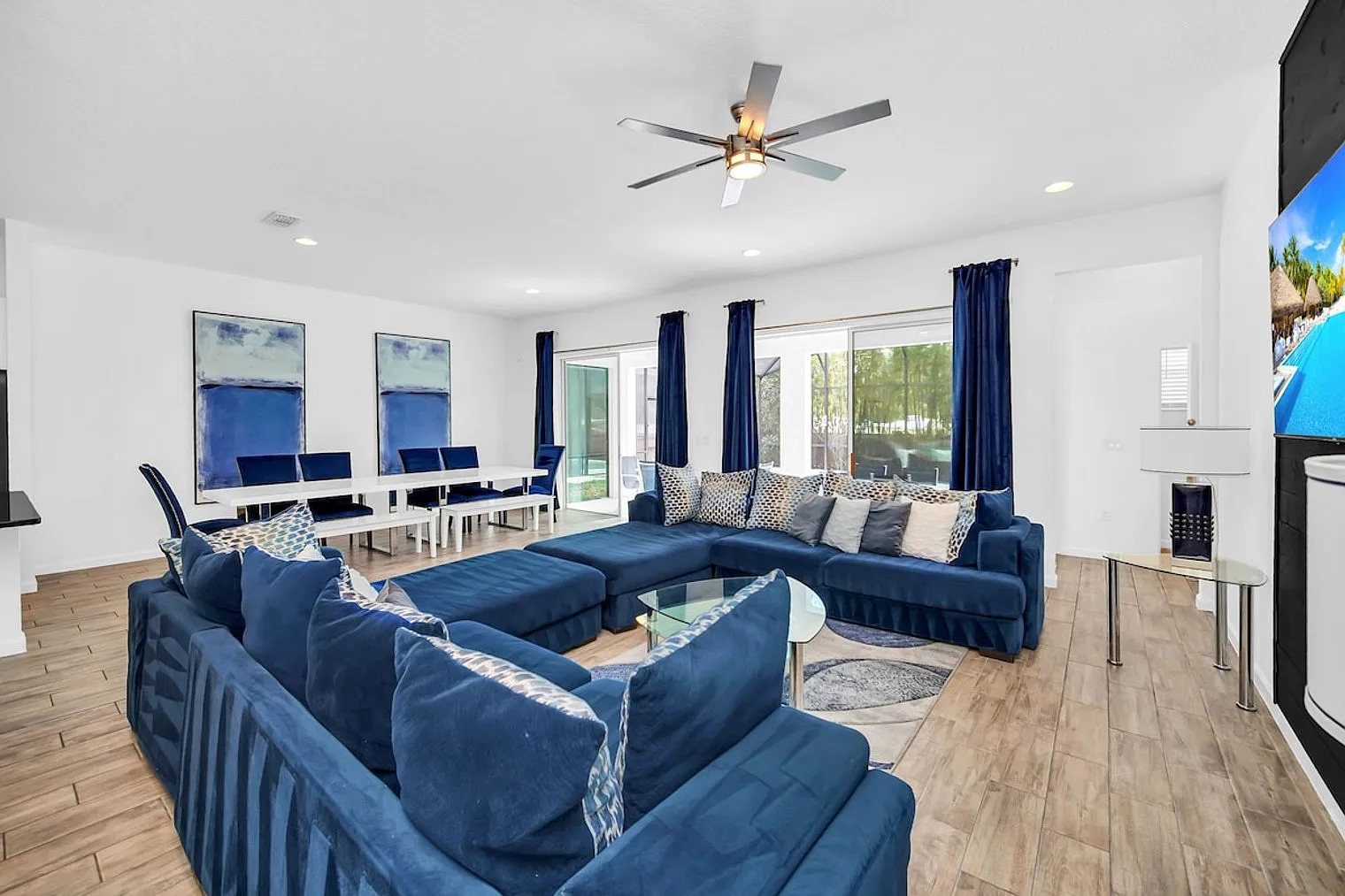 12 bed, 11.0 bath, 4768 sqft, $12,798 — Photo 3
