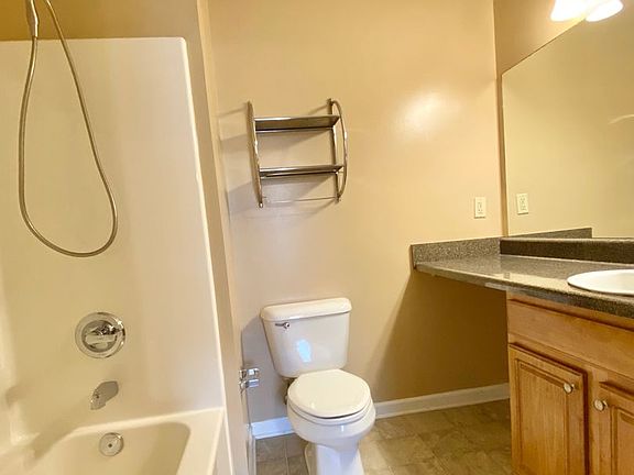 3rd image of 1517 Laurel Ave APT 203