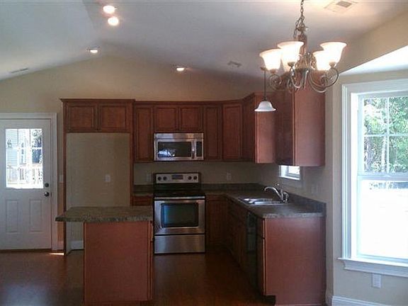 4th image of 1403 W Oak Island Dr Street