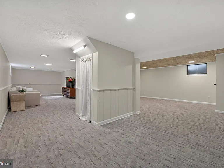 6206 Hillview Ave — Photo 36