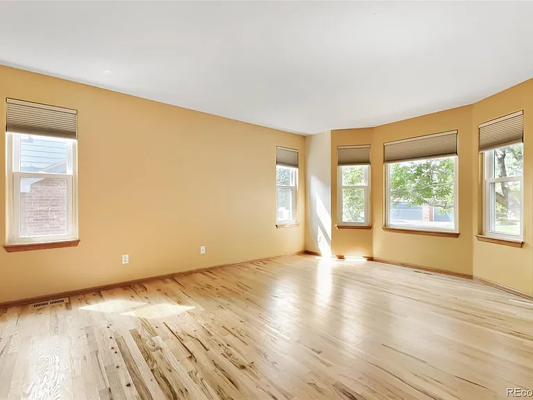 1117 Ridgeview Cir — Photo 3