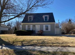 514 Ringland Rd, Hastings, NE 68901