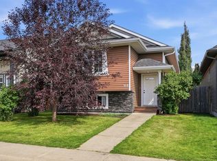 148 W Vickers Close, Red Deer, AB T4R0C8