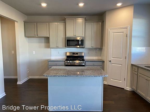 4th image of 7222 Gladstone Cir