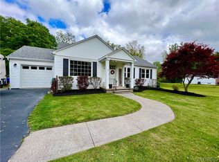4925 Meadowbrook Rd, Williamsville, NY 14221