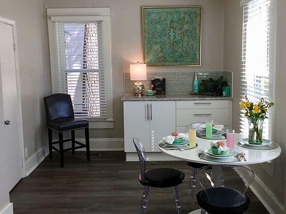 Eating area off kitchen