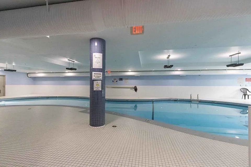 2 bed, 1044 sqft, $2,500 — Photo 4