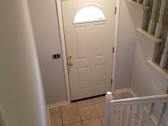 2nd image of 117 Huntington Ln