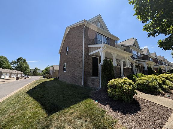 3rd image of 1438 Riverbrook Dr #1