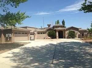 3rd image of 3409 Calle Facio NW