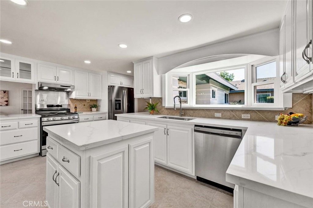 2137 W Cris Ave, Anaheim, CA - View 2