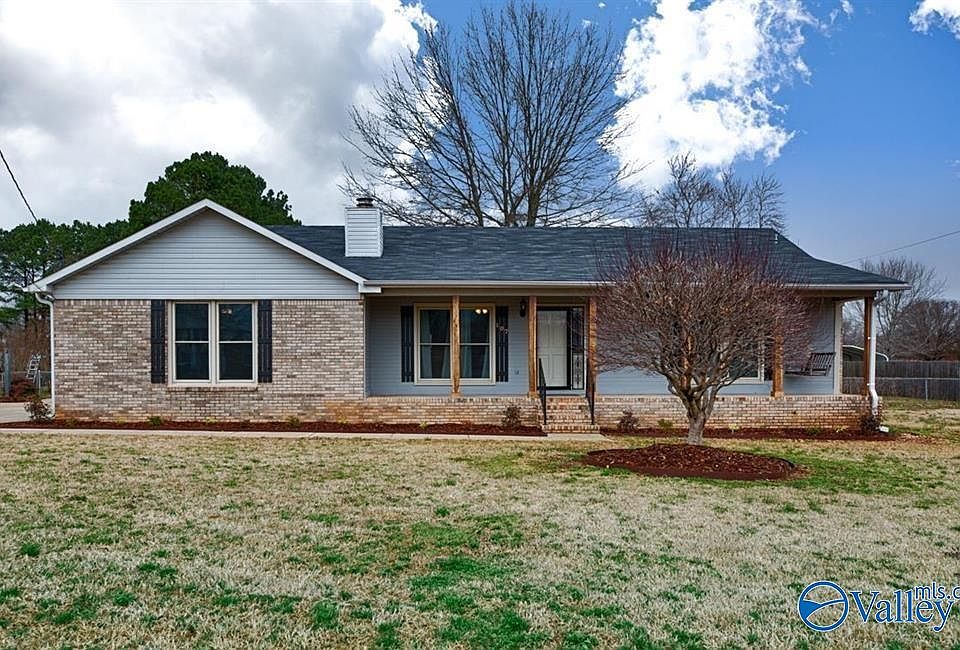 1st image of 107 Colonial Dr