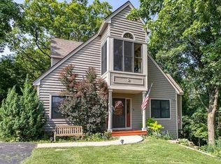 2 Briarwood Trl, Galena, IL 61036