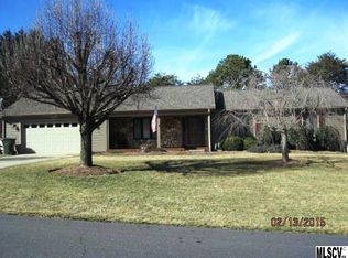 4220 Arrowhead Dr NE, Hickory, NC 28601