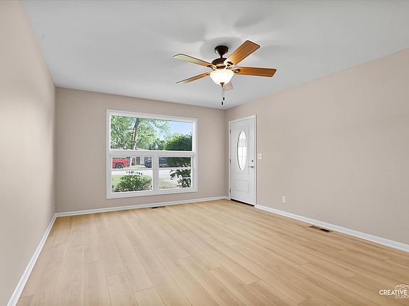 3rd image of 304 John St