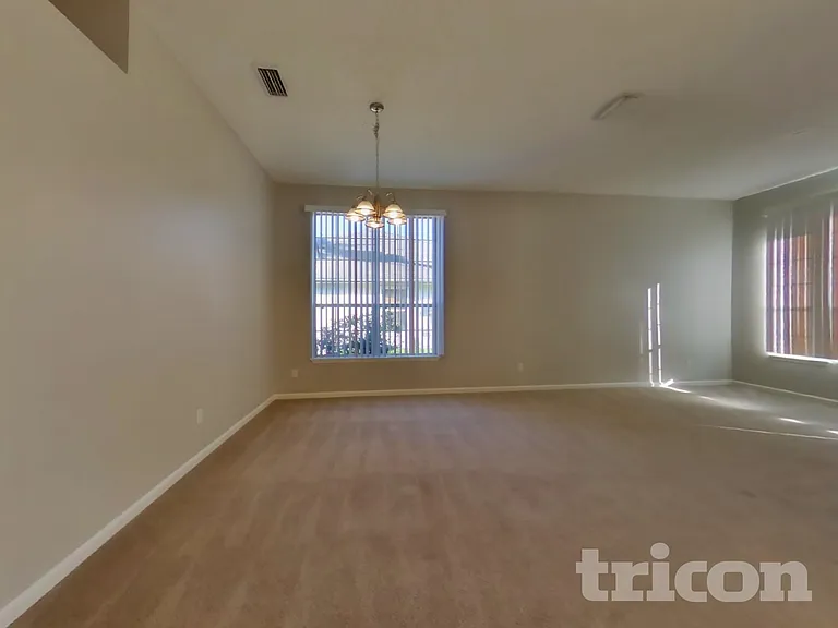 391 Summit Dr — Photo 15