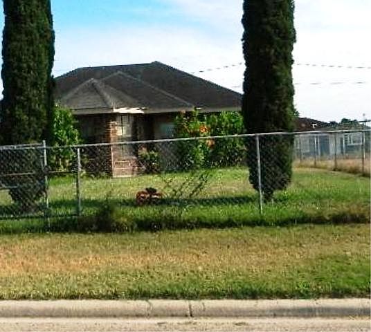 1st image of 513 W La Quinta Dr