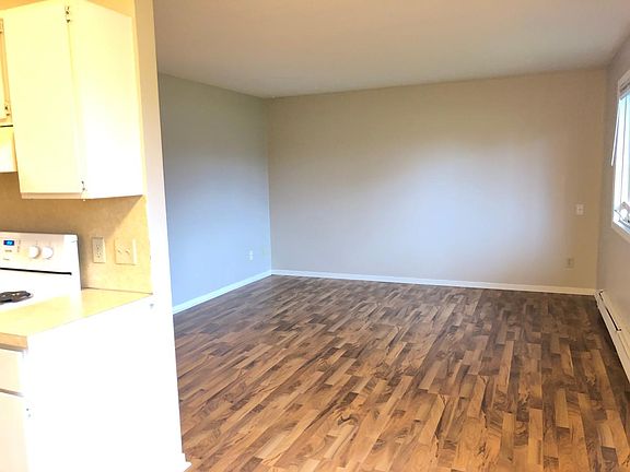 4th image of 654 136th Ave APT 4