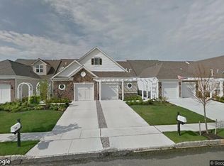 233 Sparrow Dr, Hamilton, NJ 08690