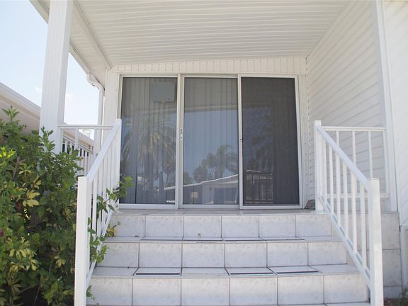 4th image of 5261 SW 22nd Avenue