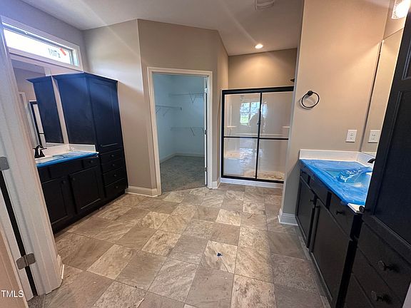 5th image of 216 Jackson Pond Dr