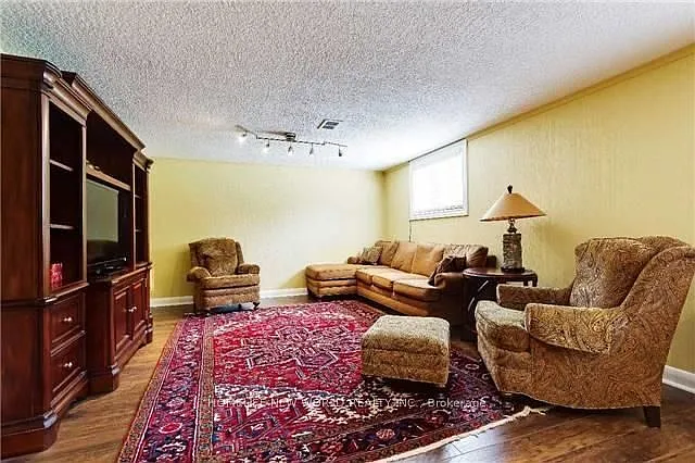 261 Betty Ann Dr — Photo 14