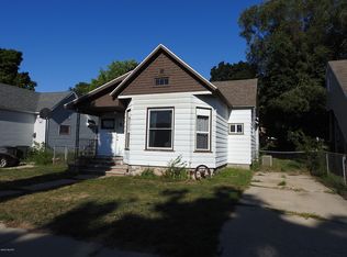 86 N Michigan Ave, Shelby, MI 49455