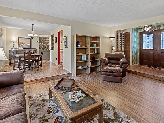 4th image of 20415 Klahani Dr