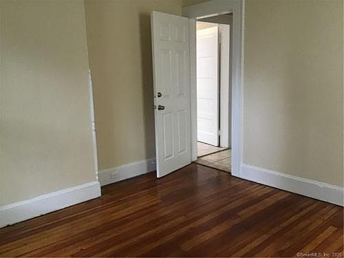 4th image of 690 Brewster St #1