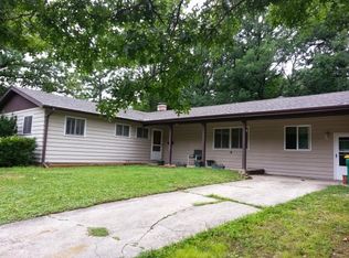 202 Knollwood Dr, Dekalb, IL 60115