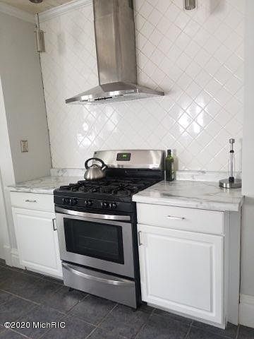 2nd image of 205 Grove St