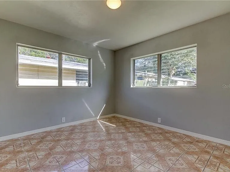 401 S Orion Ave — Photo 17