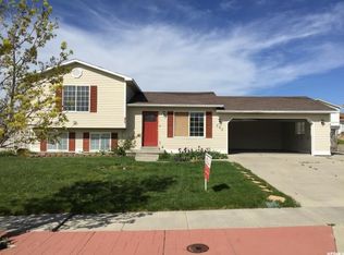 762 2 O Clock Dr, Tooele, UT 84074
