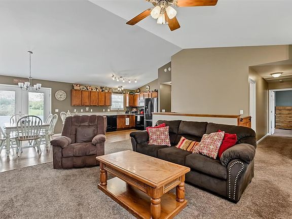 4th image of 251 Creekwood Blvd