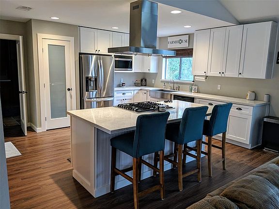 3rd image of 5611 Avenue M